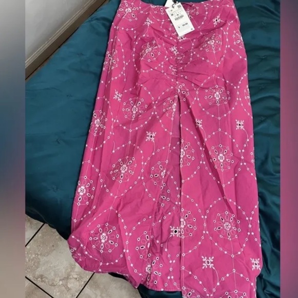 NWT Zara EMBROIDERED EYELET Fuchsia two piece - Picture 6 of 6